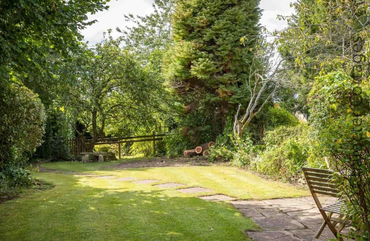 Court Hayes Villa Cheltenham Exteriör bild